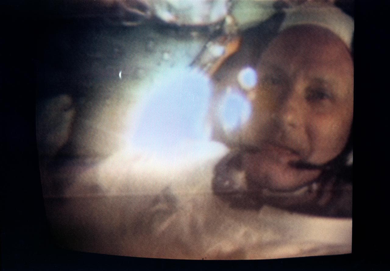 INFLIGHT - APOLLO X (CREW ACTIVITIES) 